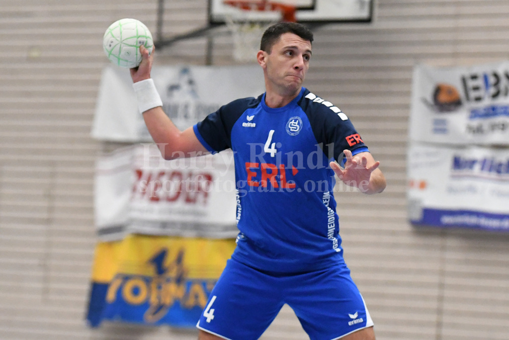 HC Deggendorf : HSG Straubing | Valentin Lotos (Kapitän HC Deggendorf) - Realisiert mit Pictrs.com