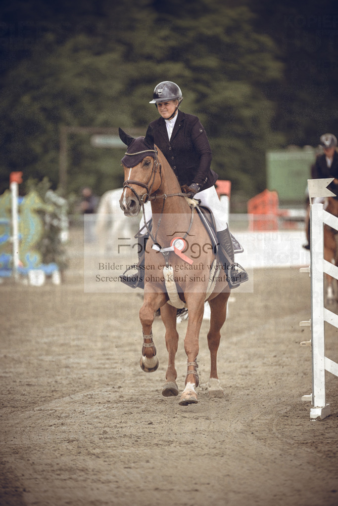 20240531-DOS_6365 | Entdecke hochwertige Reitturnierfotos von Foto Oger. Professionell, emotional und authentisch – jetzt Lieblingsmomente im Shop bestellen.Deutschlandweite Turnierfotografie. - Realisiert mit Pictrs.com