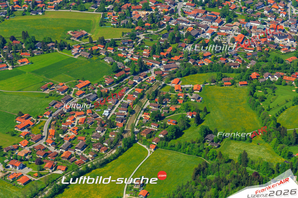 Die Luftaufnahme Staudach - Rottach Egern wurde vom UL-Flugzeug (keine Drohne) aus fotografiert.Hohe Druck- Auflösung-die Geschenkidee!