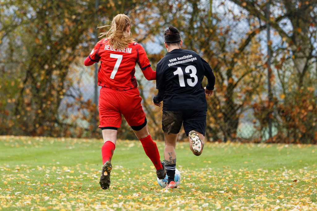 HOHFCH_251109_8322 | 1.FC Heidenheim 1846 II vs. GAST, Fußball, Frauen, Bezirksliga, 2025/2026, X. Spieltag, 03.10.2025 in Heidenheim, Kunstrasen b. Voith-Arena West(Foto: Michael Bulling) - Realisiert mit Pictrs.com
