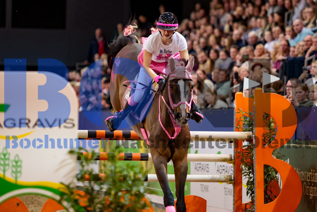 Agravis Cup 2024 - Kostuemspringen {date} -  | {headline}



(Foto: Sebastian Sendlak / BOND)

 - Realisiert mit Pictrs.com