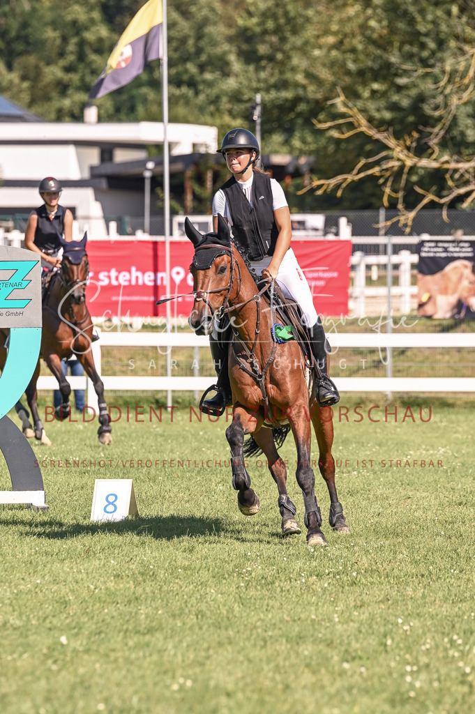 Schugtsche-Düren.2024-06.Stilspringprf.A_-185 | Schugtsche Fotografie - Realisiert mit Pictrs.com