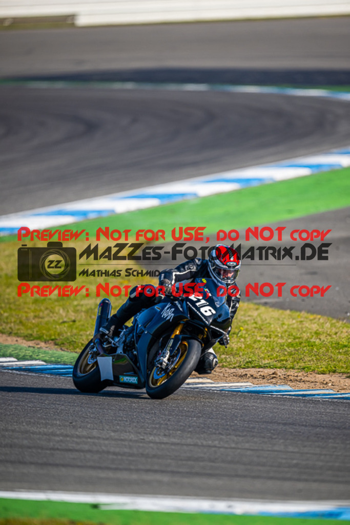 MaZZes_FotoMatrix_230410_2021 | WEISS