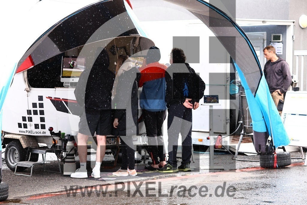 social-20250823_07163 | Schöne Erinnerungen an spannende Momente - das festzuhalten ist unser Job. PIXELrace.de ist seit 2003 auf den Rennstrecken Europas unterwegs um die Action draußen beim Fahren und die wunderbare Stimmung imm Fahrerlager für euch einzufangen.