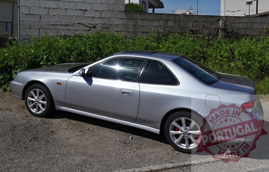 Silver Honda Prelude fifth generation sports coupe | Silver Honda Prelude sports coupe parking on a sunny day - Realisiert mit Pictrs.com