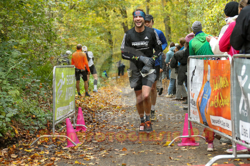 251026_1235_EX1_0741 | Sportfotografie im Rhein-Sieg Kreis, Köln, Bonn, NRW, Rheinland Pfalz, Hessen, etc. Unser Tätigkeitsfeld umfasst den Laufsport vom Volkslauf über den Marathon, Duathlon, Triathon bis zum Ultralauf wie Kölnpfad Ultra oder Schindertrail.