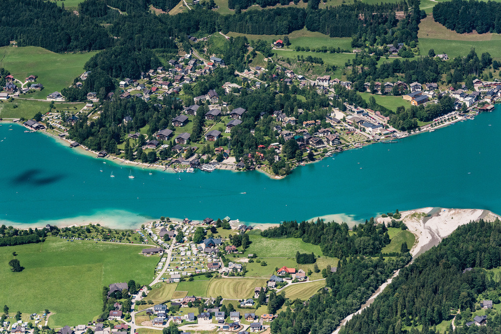 dr__0010161.jpg | SANKT WOLFGANG IM SALZKAMMERGUT 05.07.2017 Dorfkern an den See- Uferbereichen des Wolfgangsees in Sankt Wolfgang im Salzkammergut in Oberösterreich, Österreich. // Village on the lake bank areas of Wolfgangsees in Sankt Wolfgang im Salzkammergut in Oberoesterreich, Austria. Foto: Daniel Reiter
