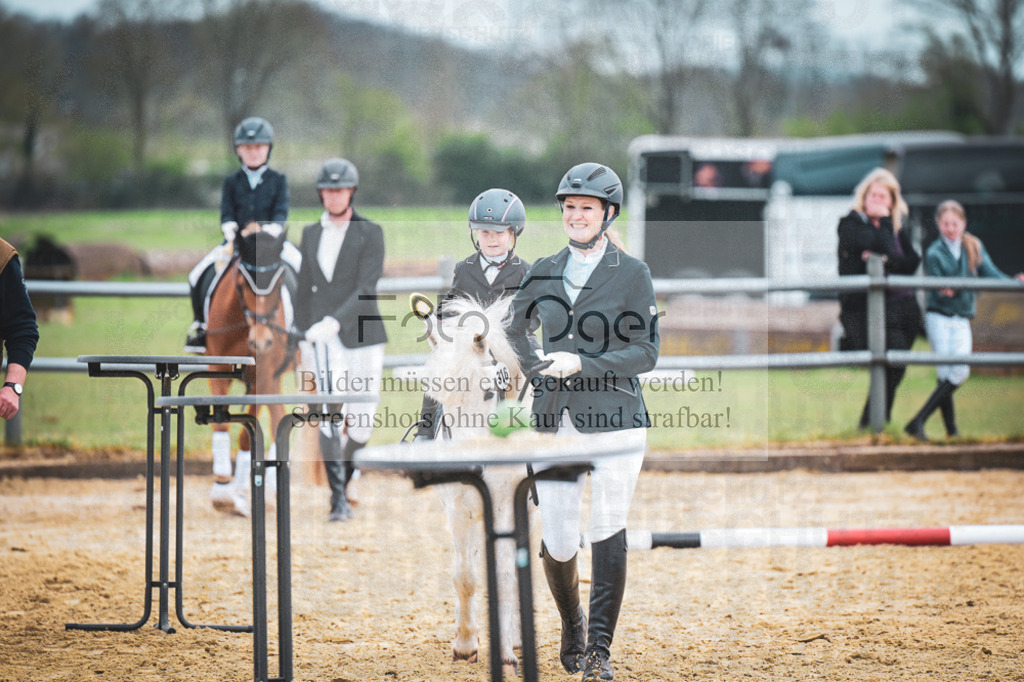 DOS_8681 | Entdecke hochwertige Reitturnierfotos von Foto Oger. Professionell, emotional und authentisch – jetzt Lieblingsmomente im Shop bestellen.Deutschlandweite Turnierfotografie. - Realisiert mit Pictrs.com