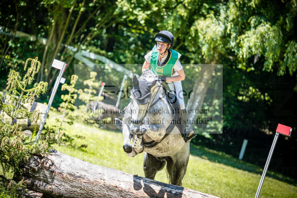 Vielseitigkeitsturnier Melle Oldendorf | Entdecke hochwertige Reitturnierfotos von Foto Oger. Professionell, emotional und authentisch – jetzt Lieblingsmomente im Shop bestellen.Deutschlandweite Turnierfotografie. - Realisiert mit Pictrs.com