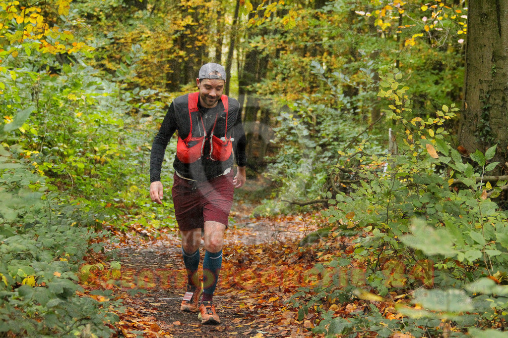 251026_1253_EV4_6033 | Sportfotografie im Rhein-Sieg Kreis, Köln, Bonn, NRW, Rheinland Pfalz, Hessen, etc. Unser Tätigkeitsfeld umfasst den Laufsport vom Volkslauf über den Marathon, Duathlon, Triathon bis zum Ultralauf wie Kölnpfad Ultra oder Schindertrail.