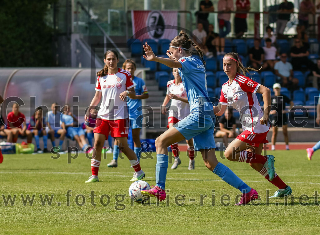 2023-09-09_114_FC_Bayern_Muenchen_gegen_SC_Freiburg | Aschheim, Deutschland, 09.09.2023:
Fußball, B-Juniorinnen-Bundesliga Süd 2023 / 2024, 1. Spieltag, FC Bayern München gegen SC Freiburg, Endergebnis: 4:0

Foto: Christian Riedel / fotografie-riedel.net