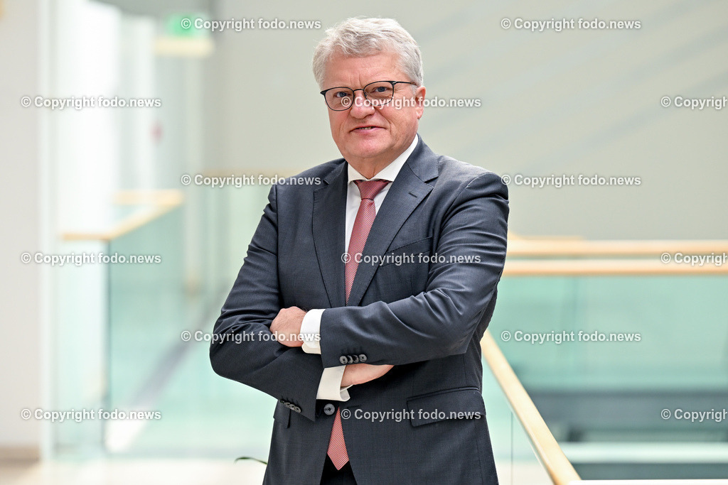 Klaus Luger (SP_ Bgm. der Stadt Linz)_ 10.03.2023-15 | 10.03.2023, Altes Rathaus, AUT, Buergermeister Klaus Luger, im Bild Klaus Luger (SP, Buergermeister der Stadt Linz) 
