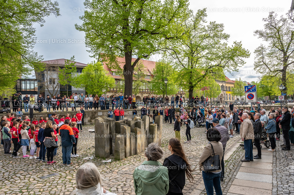 10049-13137 - Gedenken an den Steinen der Erinnerung | Stockfoto und Bilderpool mit Bildmaterial aus Deutschland, dem Harz, Halberstadt, Quedlinburg, Wernigerode und weltweit. Qualitativ hochwertige und professionelle Fotos anschauen und kaufen. - Realisiert mit Pictrs.com