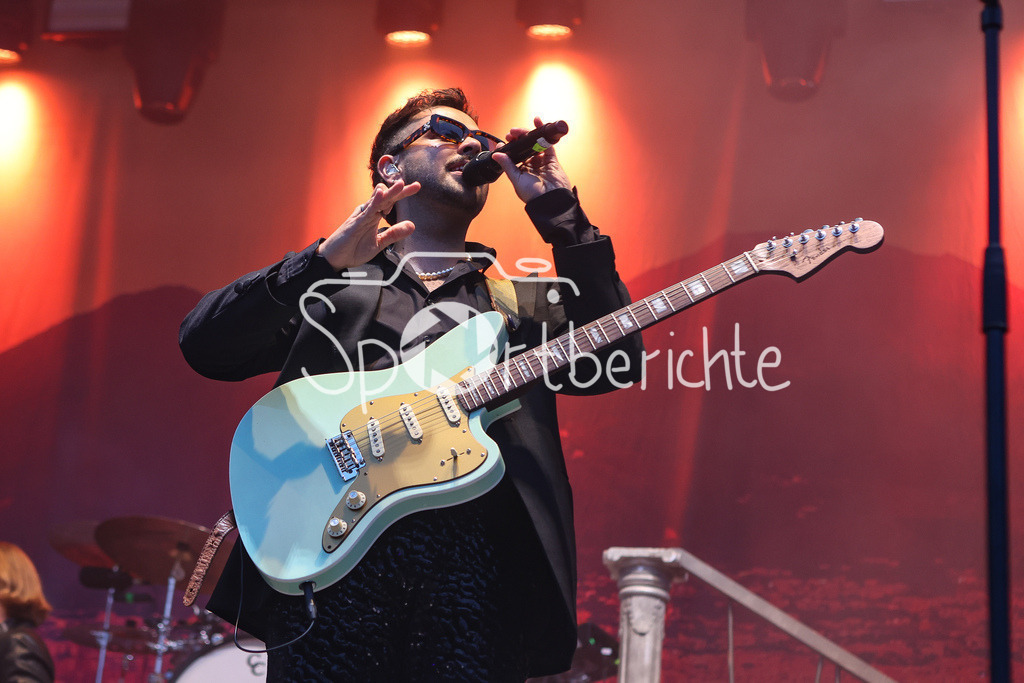 Noiesehausen | Die Band "Roy Bianco &amp; die Abbrunzati Boys" spielen beim Festival "Noisehausen" in Schrobenhausen / Im Bild Gitarrist "Die Abbrunzati Boys"