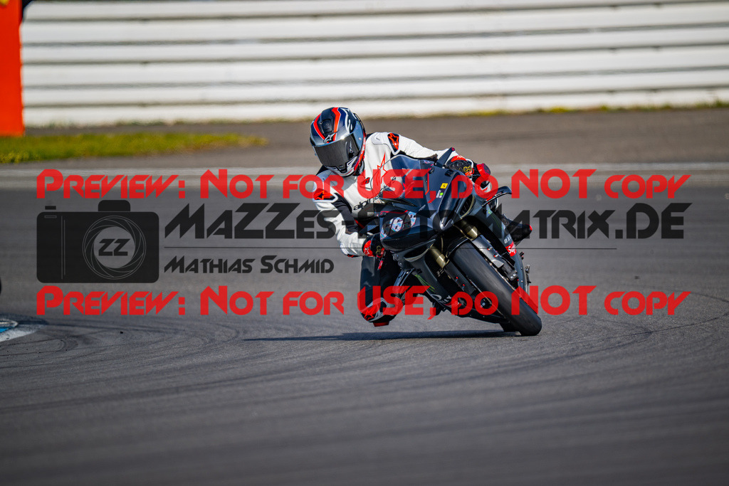 MaZZes_Fotomatrix_20260406_6007705_2717 | GELB