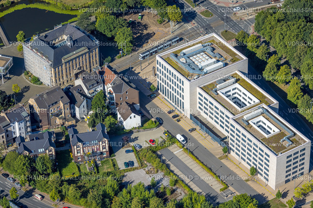 Gelsenkirchen220801330 | Luftbild, Neues Pumpwerk-Gebäude der Emschergenossenschaft nahe der Sutumer Brücken auf der Schleuseninsel zwischen Rhein-Herne-Kanal und Fluss Emscher, Schalke-Nord in Gelsenkirchen, Ruhrgebiet, Nordrhein-Westfalen, Deutschland