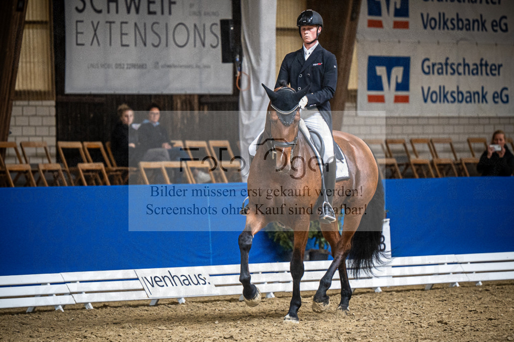 DOS_0901 | Entdecke hochwertige Reitturnierfotos von Foto Oger. Professionell, emotional und authentisch – jetzt Lieblingsmomente im Shop bestellen.Deutschlandweite Turnierfotografie. - Realisiert mit Pictrs.com