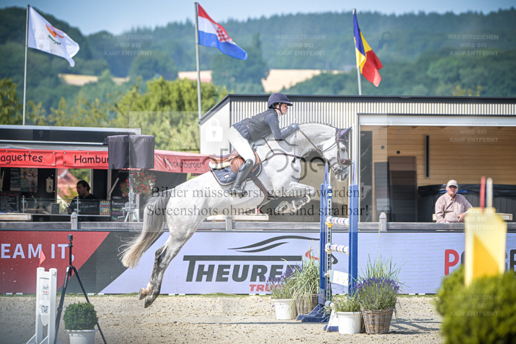 DOS_6826 | Entdecke hochwertige Reitturnierfotos von Foto Oger. Professionell, emotional und authentisch – jetzt Lieblingsmomente im Shop bestellen. - Realisiert mit Pictrs.com