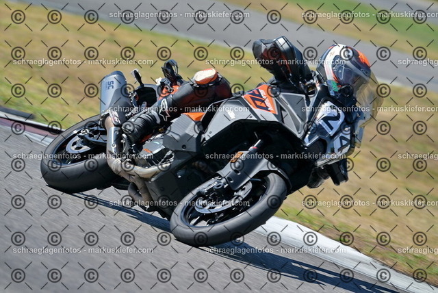 26bt04-1110 | markuskiefer.com - Realisiert mit Pictrs.com