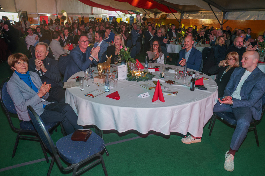 top-top.de250214-247 | Die 3. Weseler SportNacht, die große Sportgala mit Ehrungen der Weseler Sportler des Jahres 2024 findet am Freitag, den 14.02.2025 im Festzelt an der Rheinpromenade statt.Foto: Erwin Pottgiesser