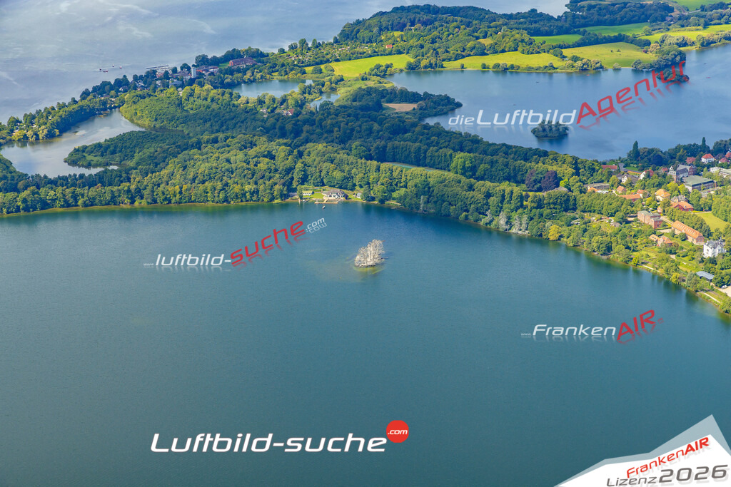 Bild der Stadt Plön - Die Luftaufnahme wurde 2025 vom UL-Flugzeug heraus erstellt ( keine Drohne ) - Hochauflösende Luftaufnahme - für professionelle Ausdrucke geeignet. Die Geschenkidee !Hier alle&nbsp;Infos zur Lizenzierung der LuftaufnahmeWir fliegen auch dieses Jahr wieder in Ihre Region um Luftbilder zu erstellen.- Luftbild anfragen