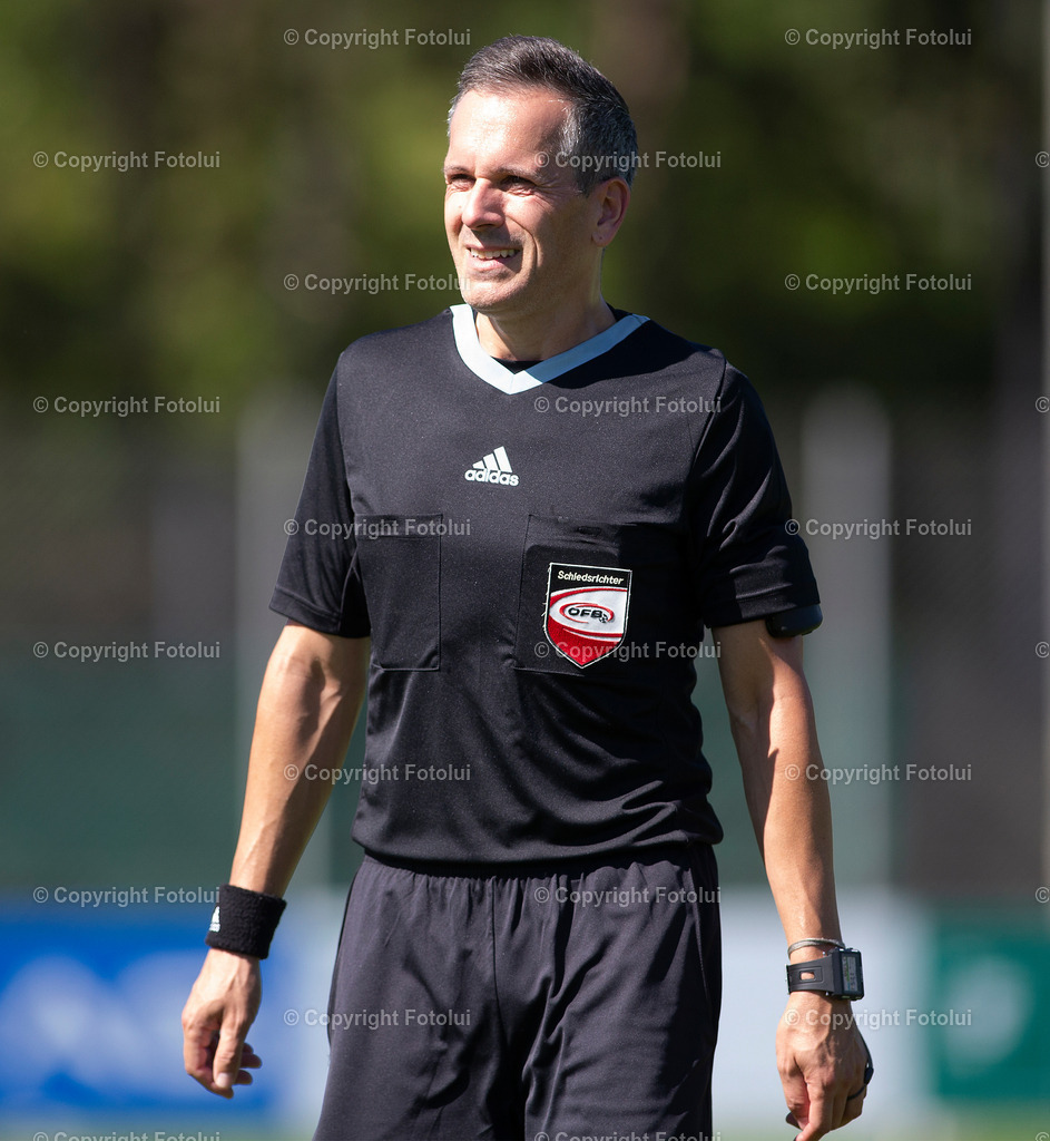 A_LUI120823_15 | SPORT,FUSSBALL,LL. OST ASKOE OEDT 1B-ASKOE DONAU LINZ 12.08.2023 IM BILD:SCHIEDSRICHTER  DANIEL ROBERT FOTO:FOTOLUI