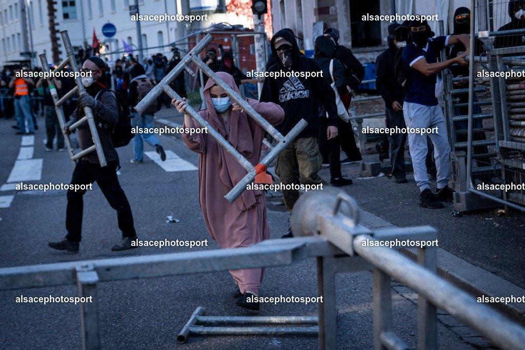 9L6A3281 | manifestation de lycéens à Strasbourg, le 6 octobre 2026, dans le cadre d’un mouvement national de protestation contre les conditions d’apprentissage. - Realisiert mit Pictrs.com