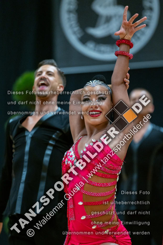 20250222-10460 | Hier finden Sie Tanz Bilder vom Latein und Standard Formationen tanzen. Sportbilder vom Tanzsport. Schöne Fotos und von Weltmeisterschaft, Europameisterschaft, Bundesliga, Regionalliga, Oberliga und Landesliga sowie von GOC Stuttgart, DanceComp, WM Bremen