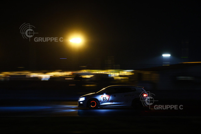 24hNbr23_052100403300003PF | Motorsport-Fotografie: DTM, 24h Nürburgring und GT-Action in hochauflösenden Bildern. Entdecke packende Rennmomente & Impressionen direkt aus der Boxengasse. - Realisiert mit Pictrs.com