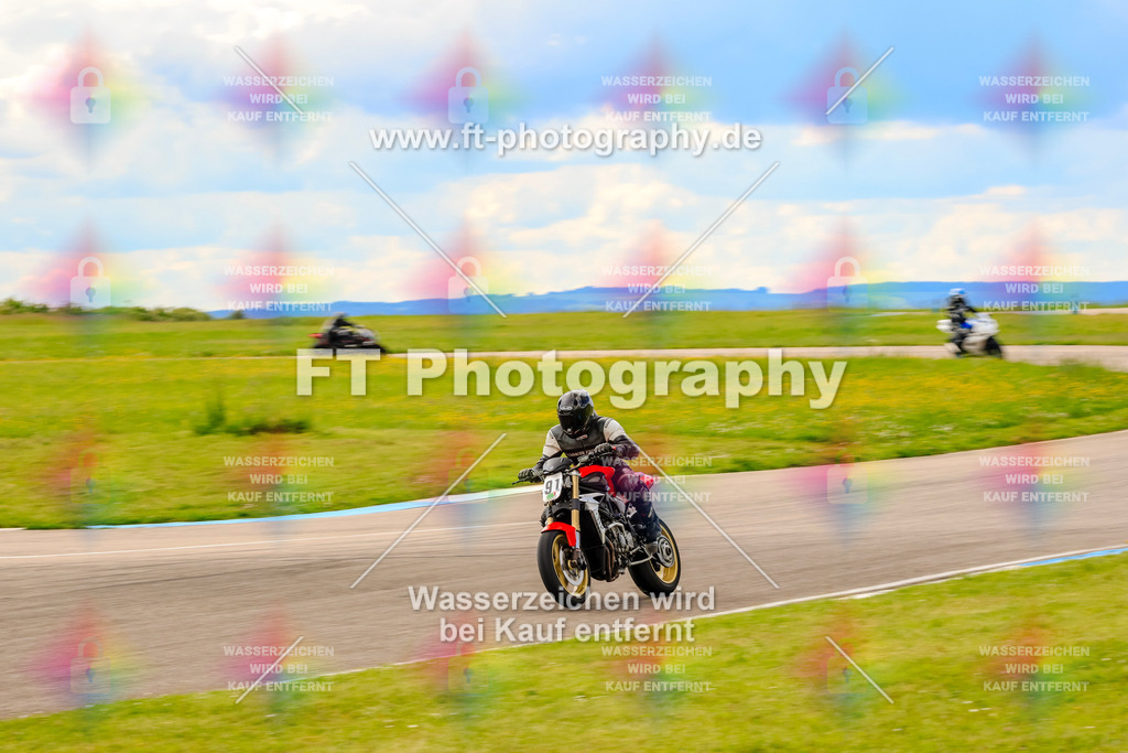 MotoTeam-1290 | Hier findet Ihr Bilder von Touristenfahrten auf der Nürburgring Nordschleife oder von anderen Veranstaltungen die ich besucht habe. Viel Spass beim Durch Schauen 