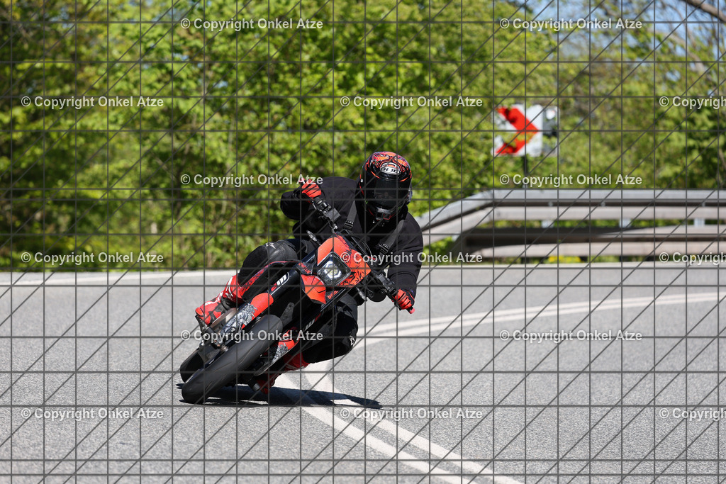 IMG_9301 | Fotograf am Kyffhäuser. Onkel Atze. Kyffhäuser Rennstrecke. Café36. Motorsportfotografie. - Realisiert mit Pictrs.com