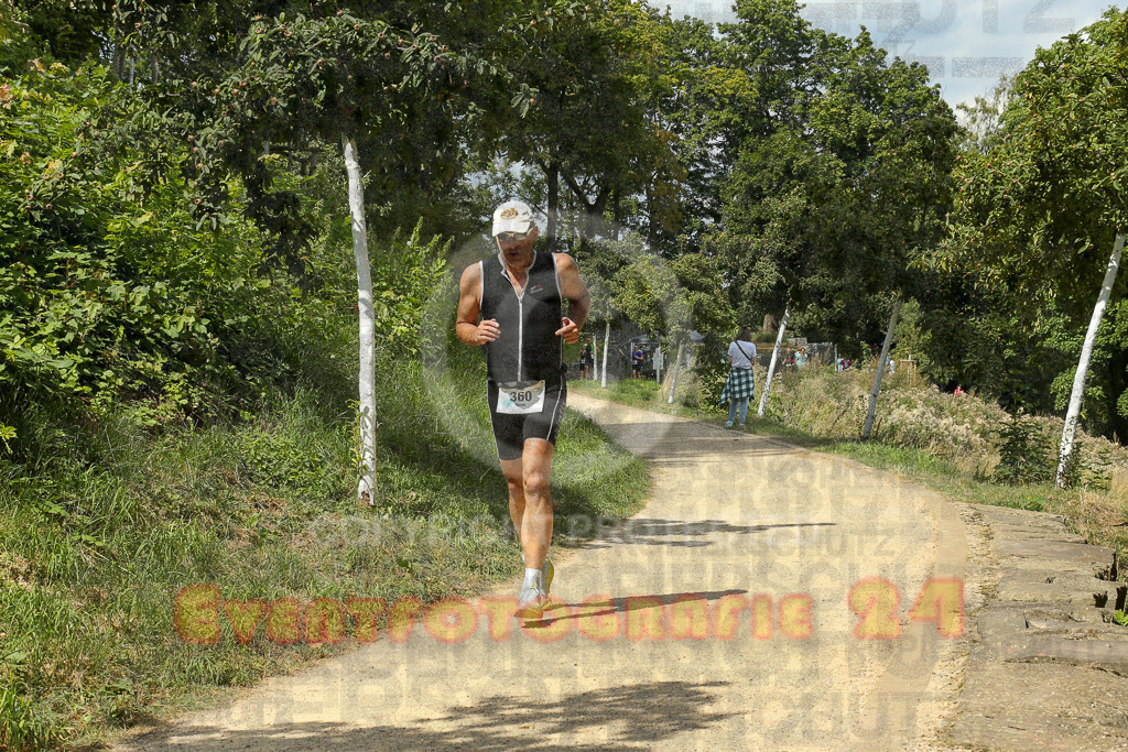 250824_1336_EX1_2965 | Sportfotografie im Rhein-Sieg Kreis, Köln, Bonn, NRW, Rheinland Pfalz, Hessen, etc. Unser Tätigkeitsfeld umfasst den Laufsport vom Volkslauf über den Marathon, Duathlon, Triathon bis zum Ultralauf wie Kölnpfad Ultra oder Schindertrail.