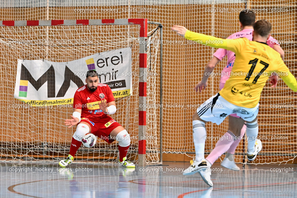 Carinthia Flamengo Futsal Club vs. FC Ljuti Krajisnici | #1 Youssef Helal Carinthia Flamengo, #17 Mirza Jatic FC Ljuti Krajisnici, #8 Ervin Jogis Carinthia Flamengo, Carinthia Flamengo Futsal Club vs. FC Ljuti Krajisnici, Carinthia Flamengo Futsal Club vs. FC Ljuti Krajisnici am 05.01.2025 in Klagenfurt (Ballspielhalle Viktring), Austria, (Photo by Bernd Stefan)