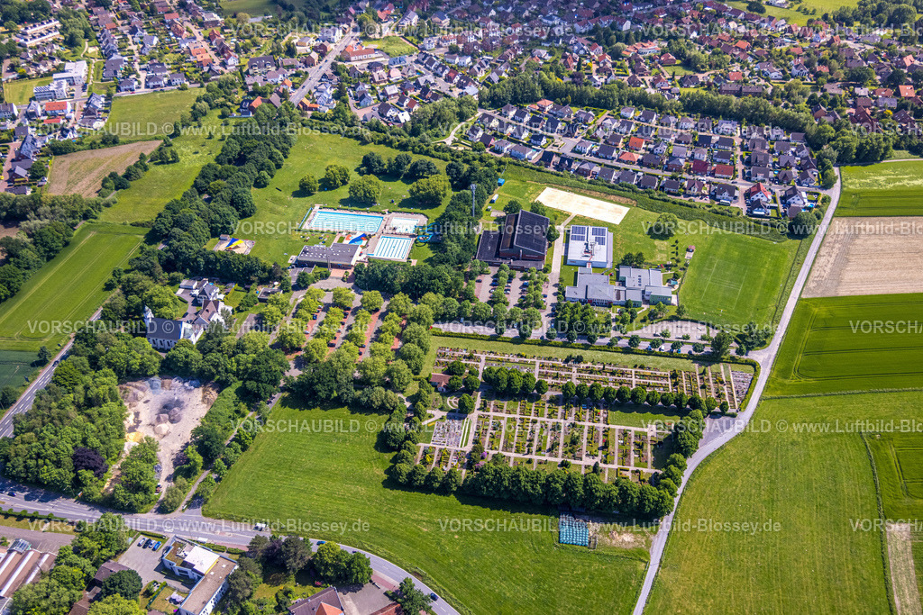 Hamm220504100 | Luftbild, Friedhof Berge und Freibad Süd, Franz-Voss-Halle, Rhynern, Hamm, Ruhrgebiet, Nordrhein-Westfalen, Deutschland