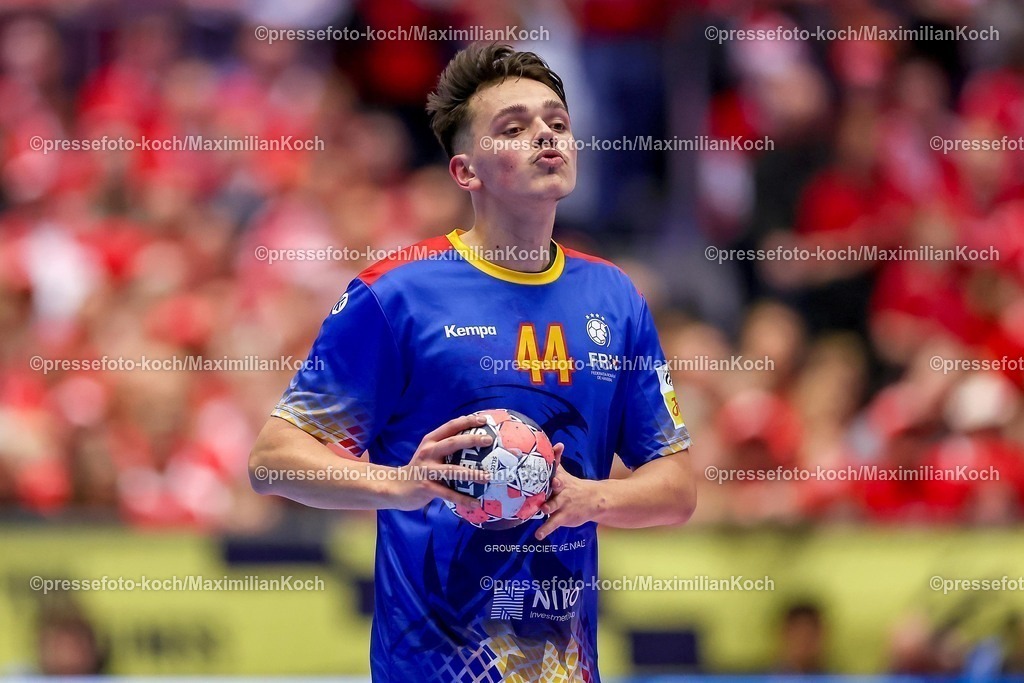 EHF18012602097 | 18.01.2026, Handball, Men's EHF EURO 2026, Dänemark - Rumänien, Jyske Bank Boxen in Herning, Dänemark, Preliminary Round:  Daniel Stanciuc (Romania #44) 