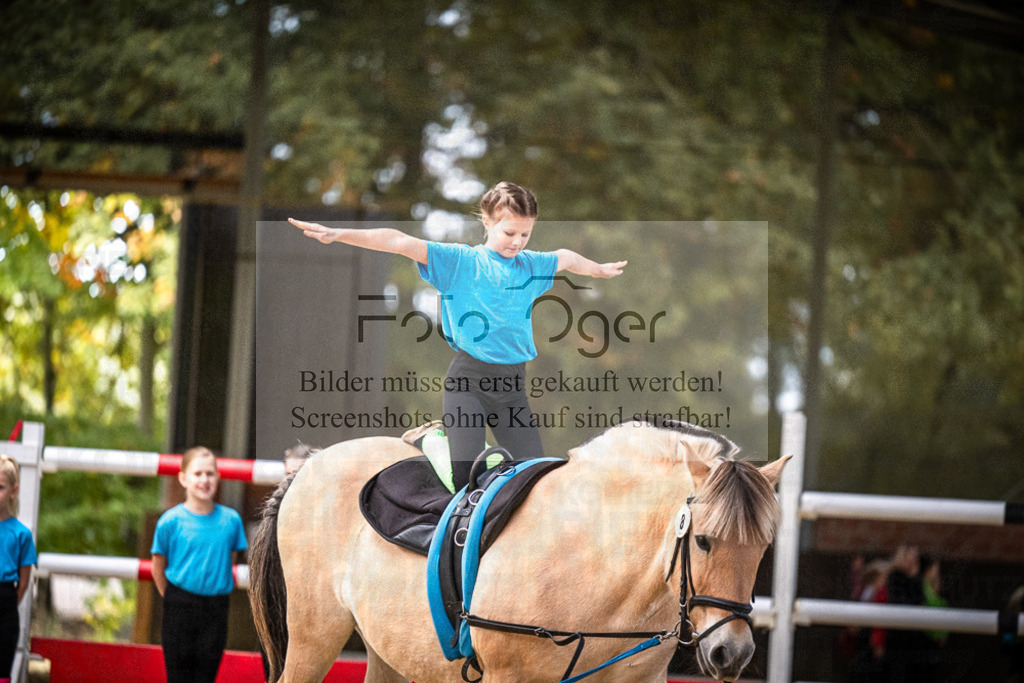DOS_0120 | Entdecke hochwertige Reitturnierfotos von Foto Oger. Professionell, emotional und authentisch – jetzt Lieblingsmomente im Shop bestellen.Deutschlandweite Turnierfotografie. - Realisiert mit Pictrs.com
