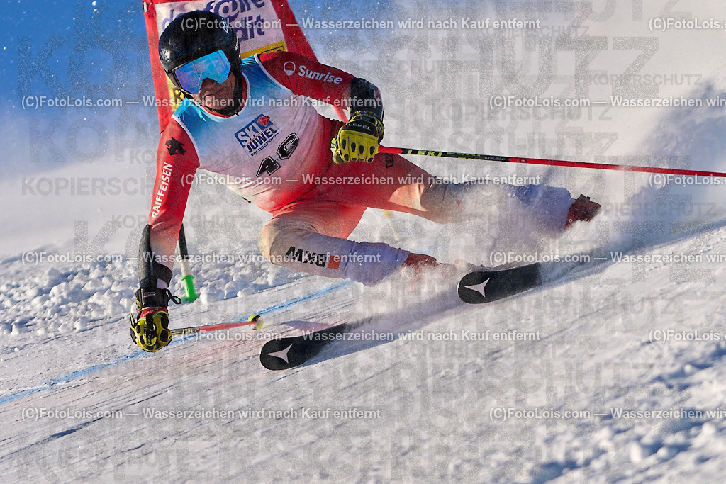 ALP3924_MASTERS-Cup_GS-A Herrn_Siorpaes Roberto | (C)FotoLois.com, Alois Spandl. FIS Masters-Cup Wildschönau, Giant Slalom auf der Piste Schatzberg GS, Siegerehrung auf dem Dorfplatz Niederau, Sa 13. Januar 2024.