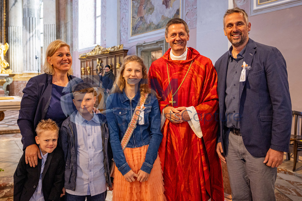 RR5M8173 | Firmung Klagenfurt-Dom 19.05.2024 8 Uhr