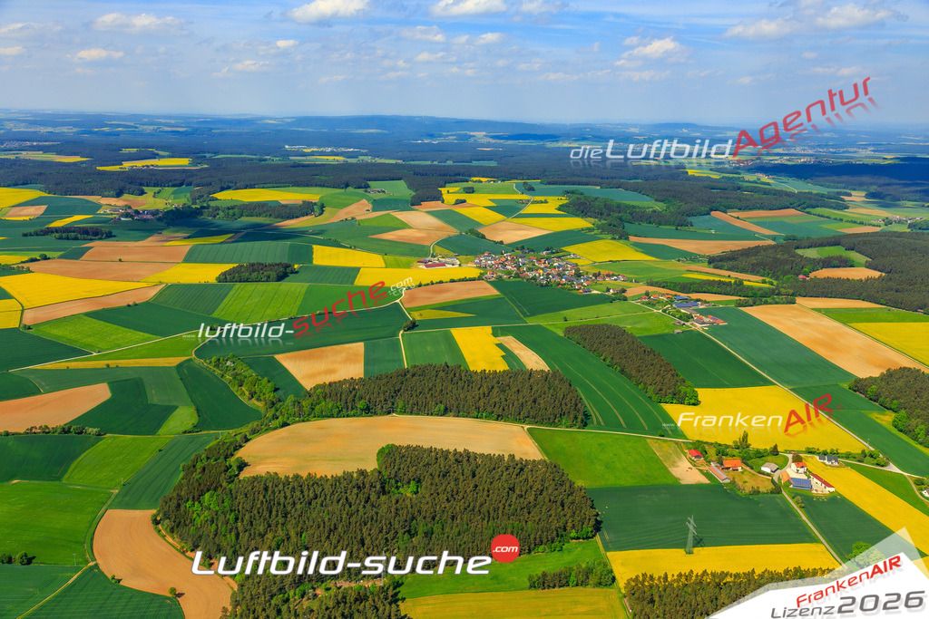 Die Luftaufnahme Eichlhof - Burglengenfeld wurde vom UL-Flugzeug (keine Drohne) aus fotografiert.Hohe Druck- Auflösung-die Geschenkidee!