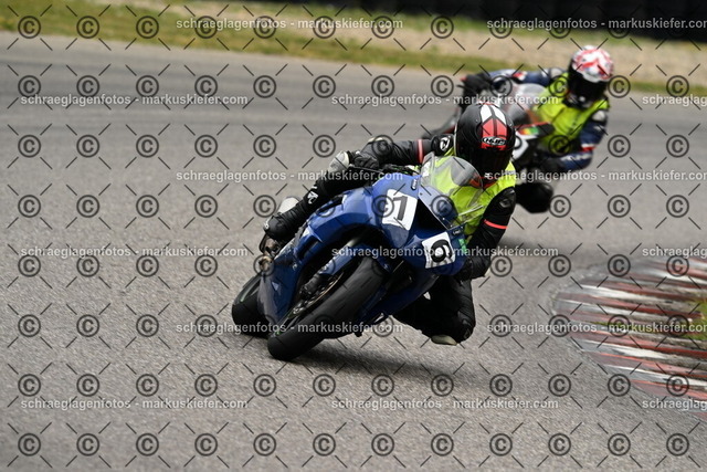 25bt02-1265 | markuskiefer.com - Realisiert mit Pictrs.com