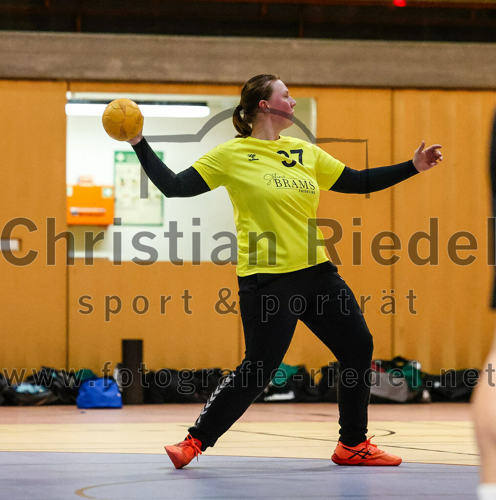 2024-02-10_042_SpVgg_Altenerding_gegen_SVA_Palzing | Erding, Deutschland, 10.02.2024:
Handball, Bezirksoberliga Frauen Altbayern 2023 / 2024, 14. Spieltag, SpVgg Altenerding gegen SVA Palzing, Endergebnis: 27:28

Torfrau Vivian Beier (SVA Palzing, #37)

Foto: Christian Riedel / fotografie-riedel.net
