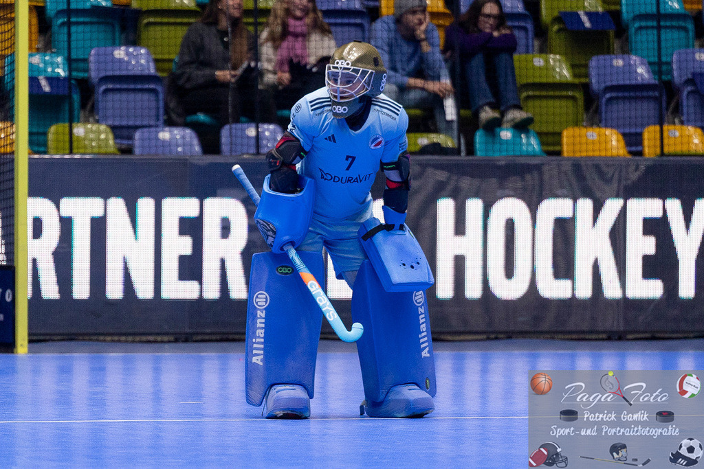 Volvo E.R.B. Final 4 Halbfinale Frauen: Mannheimer HC - Düsseldorfer HC, 25.01.2025 | Leonie Weissenberger / Weißenberger (Mannheimer HC #7), Mannheimer HC - Düsseldorfer HC, Frankfurt, Süwag Arena, 25.1.2025 - Realisiert mit Pictrs.com