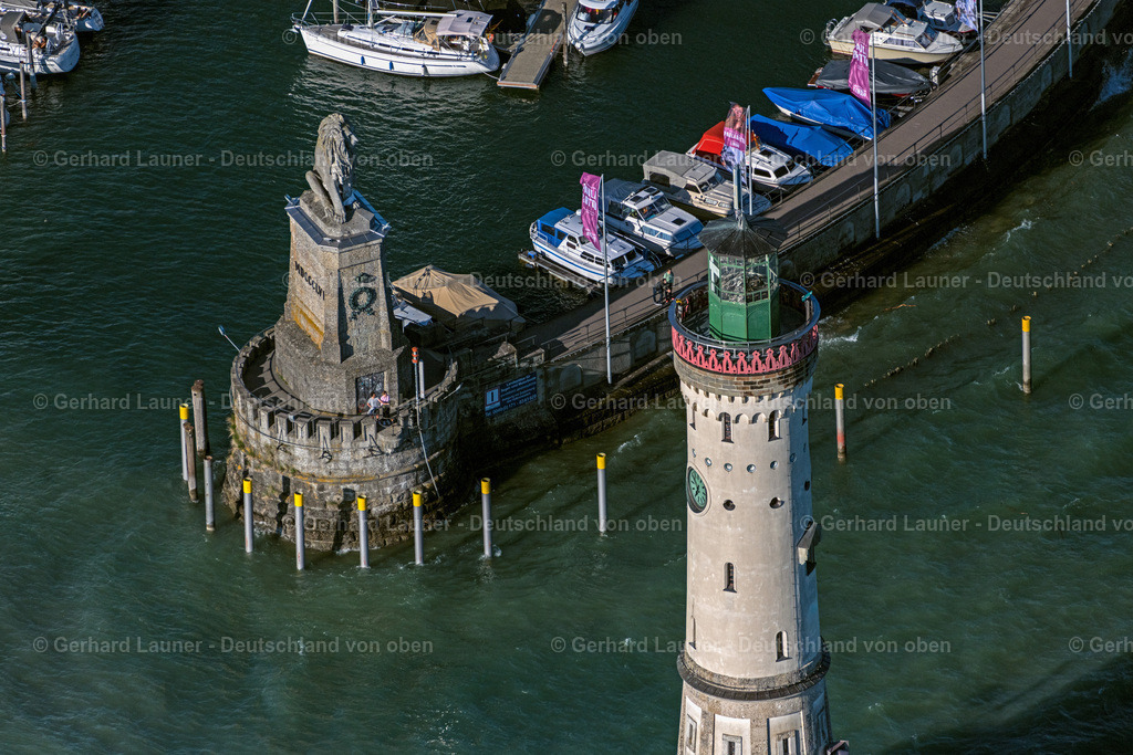 4032693 | LINDAU (BODENSEE) 12.06.2020 Hafeneinfahrt am Ufer des Bodensee in Lindau am Bodensee im Bundesland Bayern, Deutschland. // Port entrance on the shore of Lake Constance in Lindau am Bodensee in the state Bavaria, Germany. Foto: Gerhard Launer