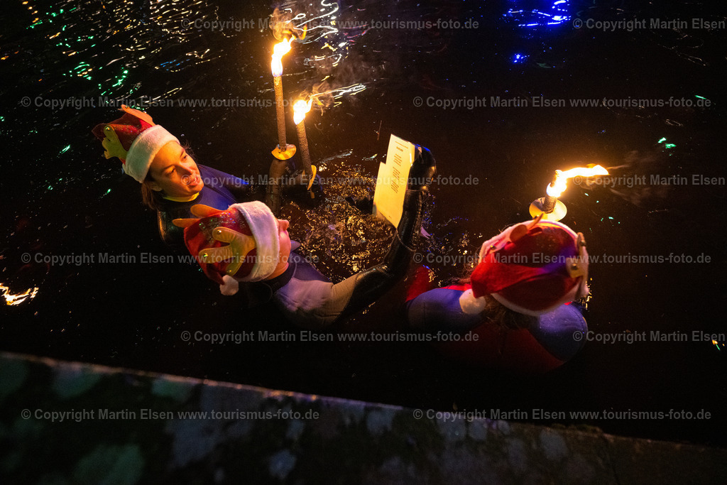 Stade Weihnachtsmarkt Fackelschwimmer DLRG_ELS_7858161223 | Stade DLRG Fackelschimmen 3.Advent - Realisiert mit Pictrs.com
