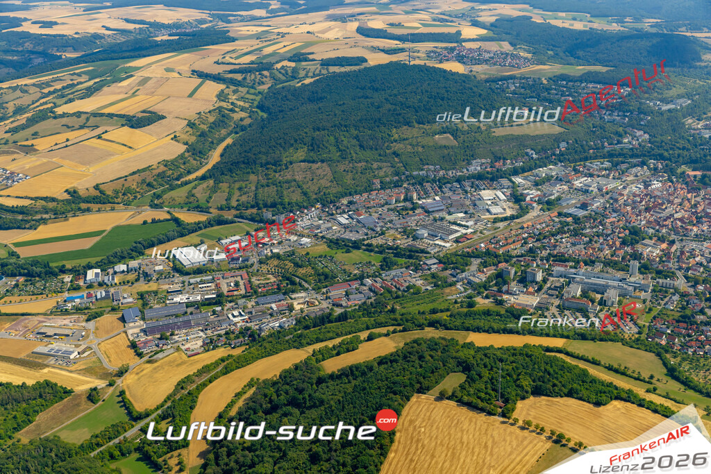 Das Luftbild zeigt : Gewerbegebiet Bad Mergentheim - Die Luftaufnahme wurde 2023 vom UL-Flugzeug aus erstellt ( keine Drohne ) - Hochauflösende Luftaufnahme - Für grossformatige Ausdrucke geeignet. Die Geschenkidee !Mit Lizenz und Bildrechte bestellbar