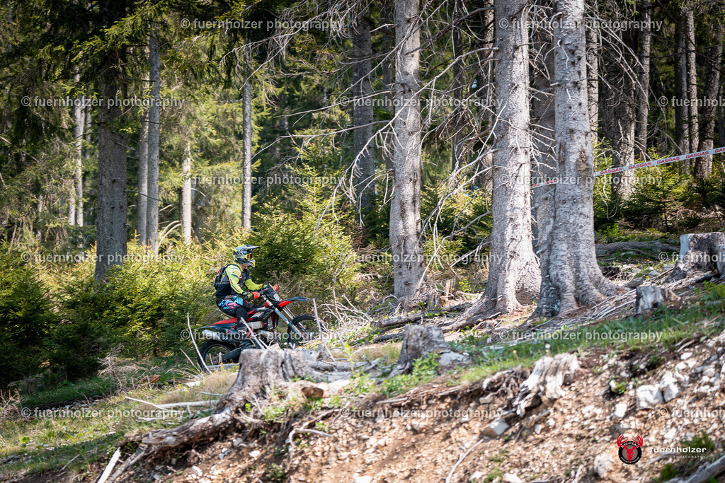 fuernholzer_250501-C2-192 | Fotografische Impressionen von der Red Stag Enduro Extreme by fuernholzer-photography.com. Endurosport in Österreich fotografisch festgehalten von fuernholzer. Auftragsfotografie für Private, Gewerbefotos und Industriefotografie. Eventfotografie, Sportfotografie und Motorsportfotografie. Anbieter von Fotoworkshops, Fototraining, fotografischen Vorträgen und Fotoseminaren.