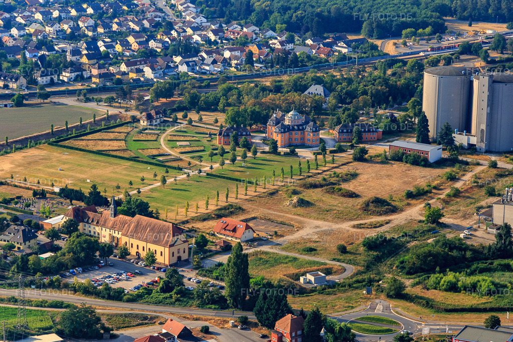 Luftbild: Eremitage Waghäusel in Waghäusel im Bundesland Baden-Württemberg in Deutschland. – Foto: IMG_108922.jpg vom 15.07.2018 durch Werner Riehm/FLY-FOTO.de – Auflösung des Originals: 5242 x 3495 px – Link zu der der Hirsch & Wölfl GmbH - Link öffnet in neuem Fenster