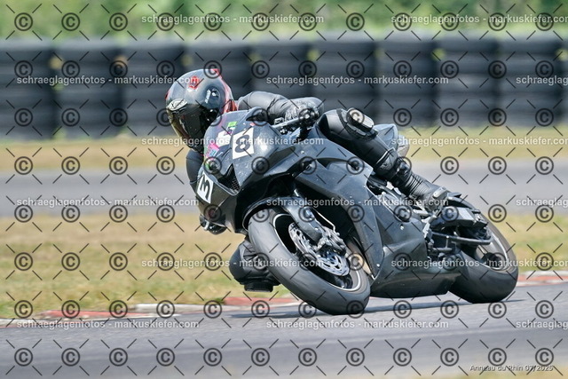 25bt04-1358 | markuskiefer.com - Realisiert mit Pictrs.com