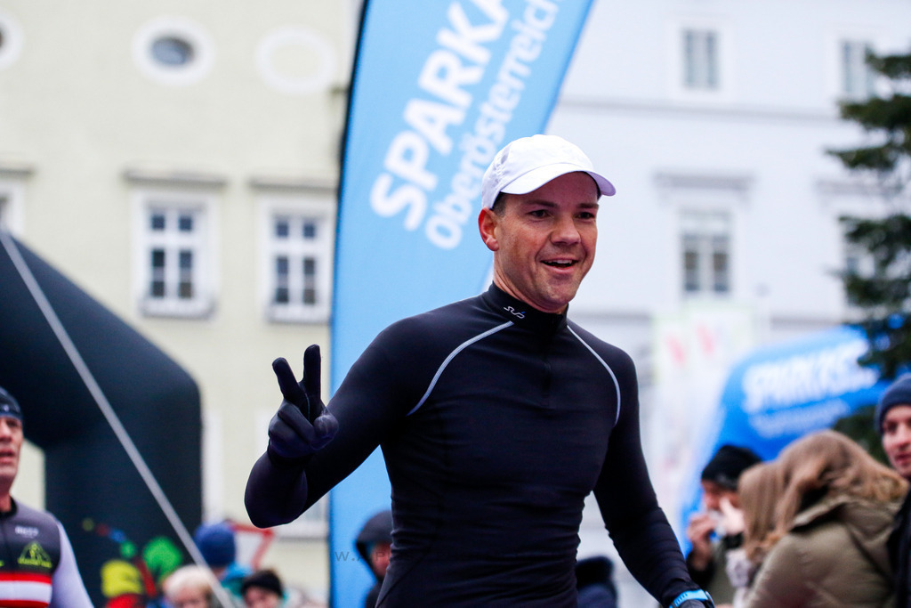AW_20231231awmac8605 | WELS, 31.12.2023, Sparkasse Silvesterlauf Wels 2023 , Image shows: Photo: WAPICS / Andreas Willdoner