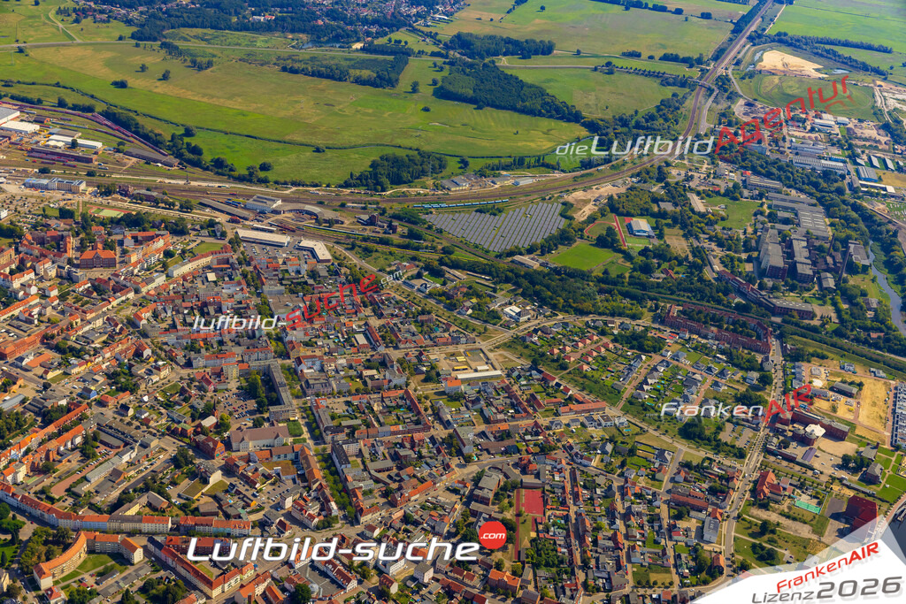 Luftbild der Stadt Wittenberge - Die Luftaufnahme wurde 2025 vom UL-Flugzeug heraus erstellt ( keine Drohne ) - Hochauflösende Luftaufnahme - für professionelle Ausdrucke geeignet. Die Geschenkidee !Hier alle&nbsp;Infos zur Lizenzierung der LuftaufnahmeWir fliegen auch dieses Jahr wieder in Ihre Region um Luftbilder zu erstellen.- Luftbild anfragen